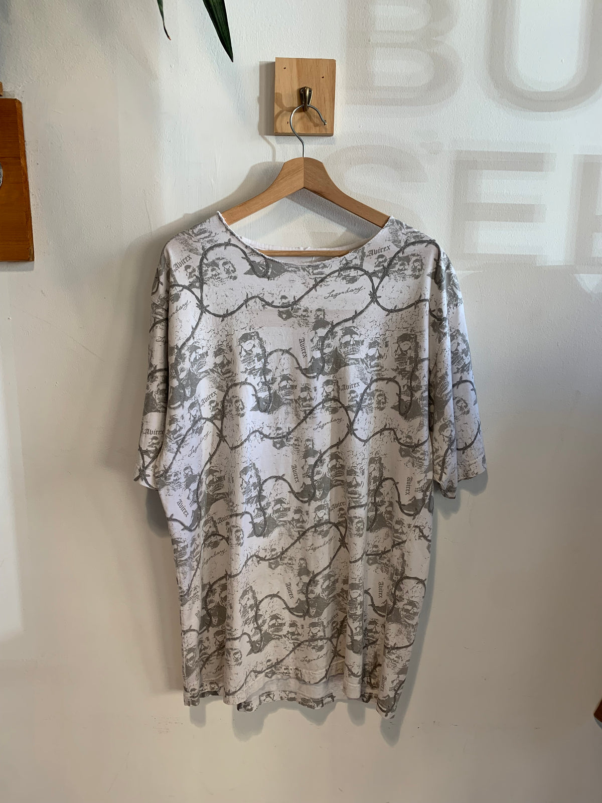 Vintage 2000’s Averix AOP Skull Tee