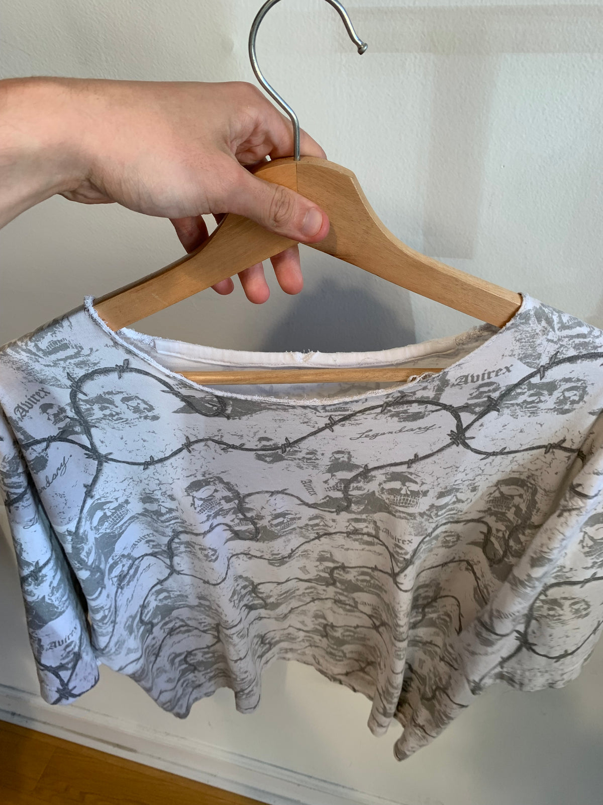 Vintage 2000’s Averix AOP Skull Tee