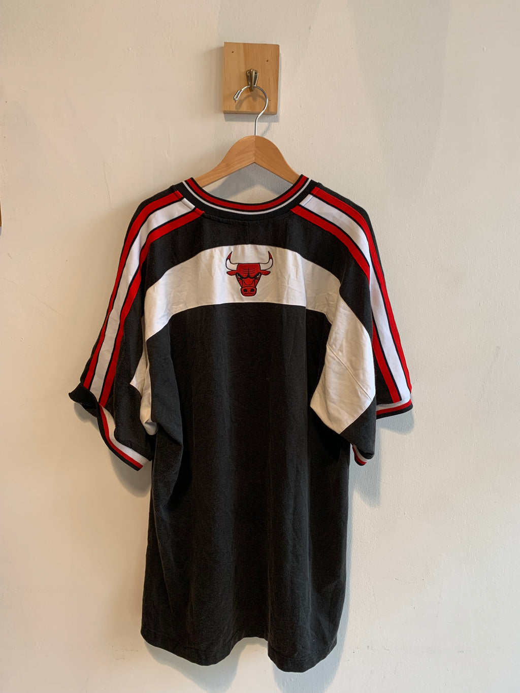 1990s Nike Chicago Bulls Shooting Shirt