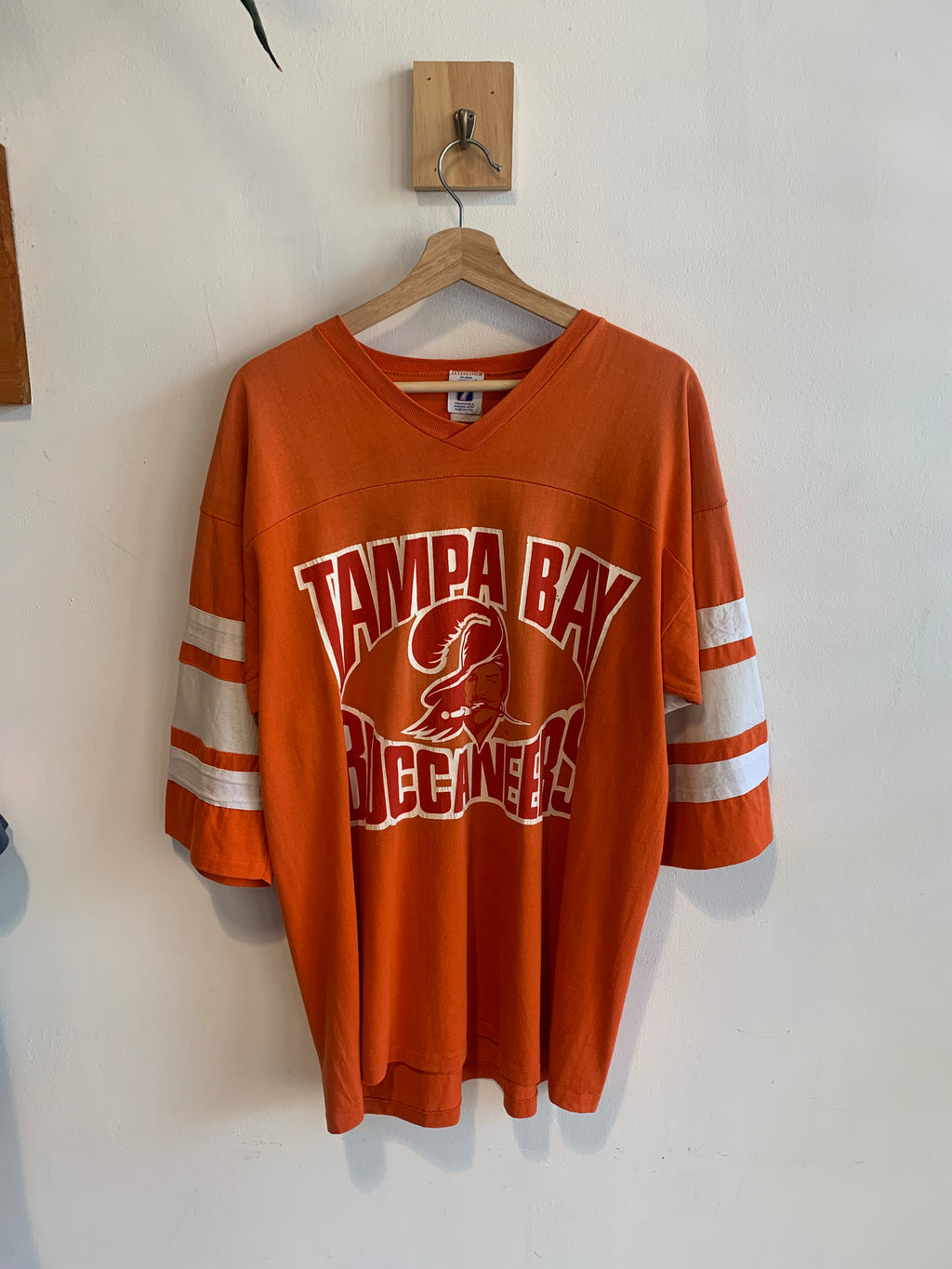 Vinatge Tampa Bay Buccaneers Shirt