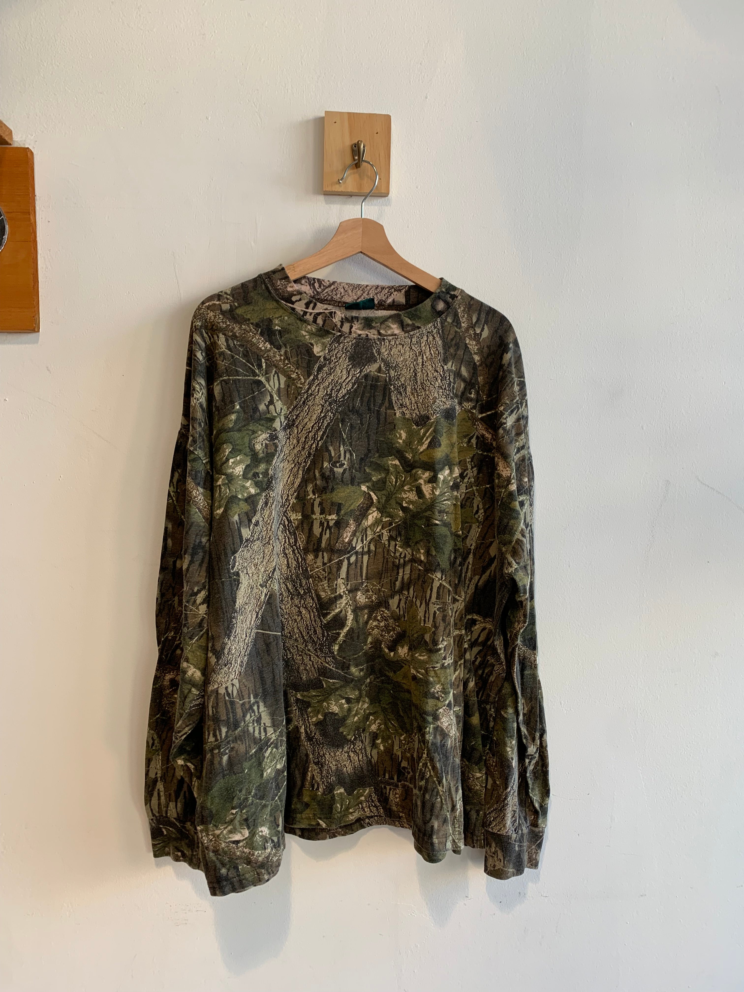 Vintage Mossy Oak Camo Long Sleeve T-Shirt
