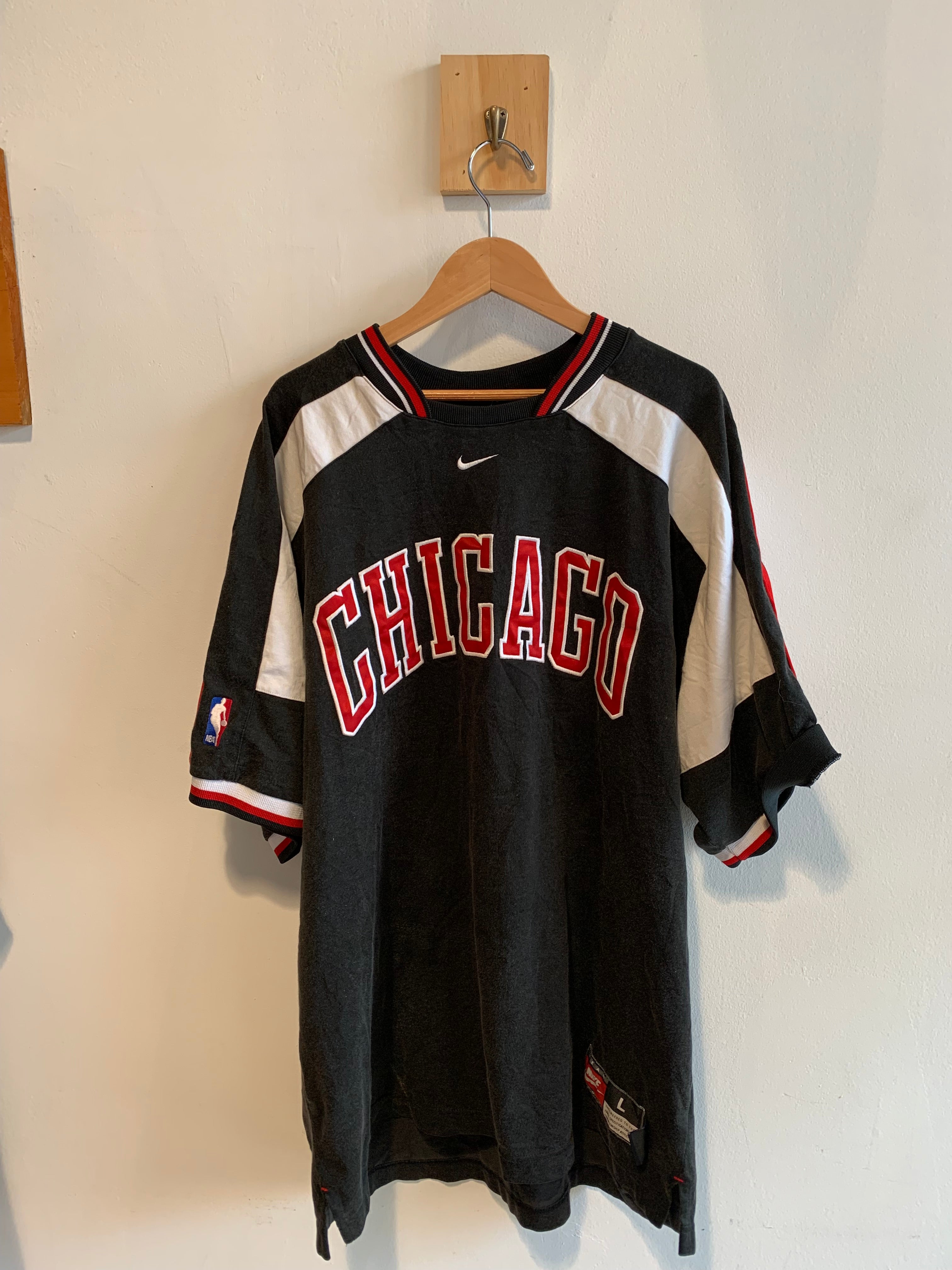 1990s Nike Chicago Bulls Shooting Shirt