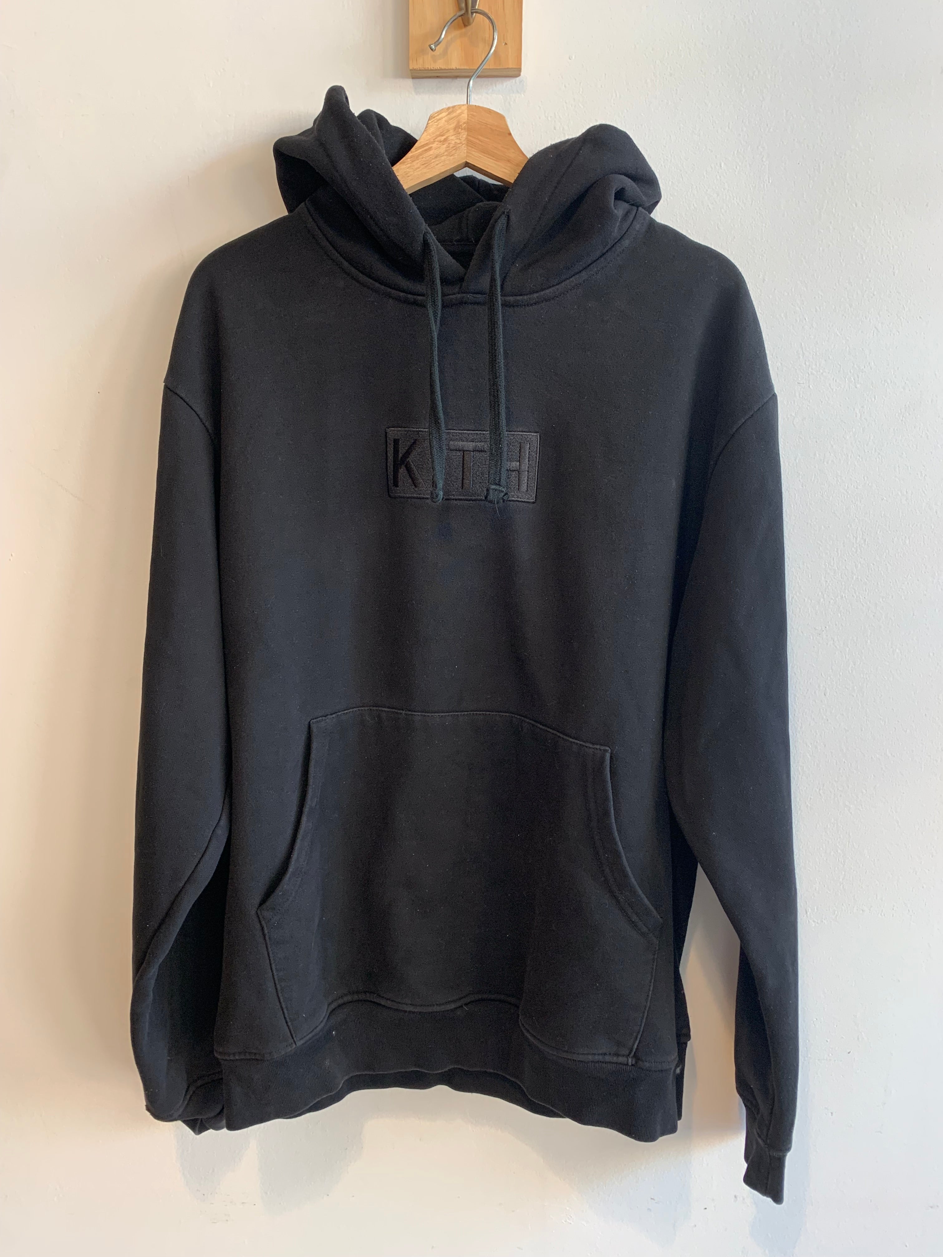 Black kith box logo